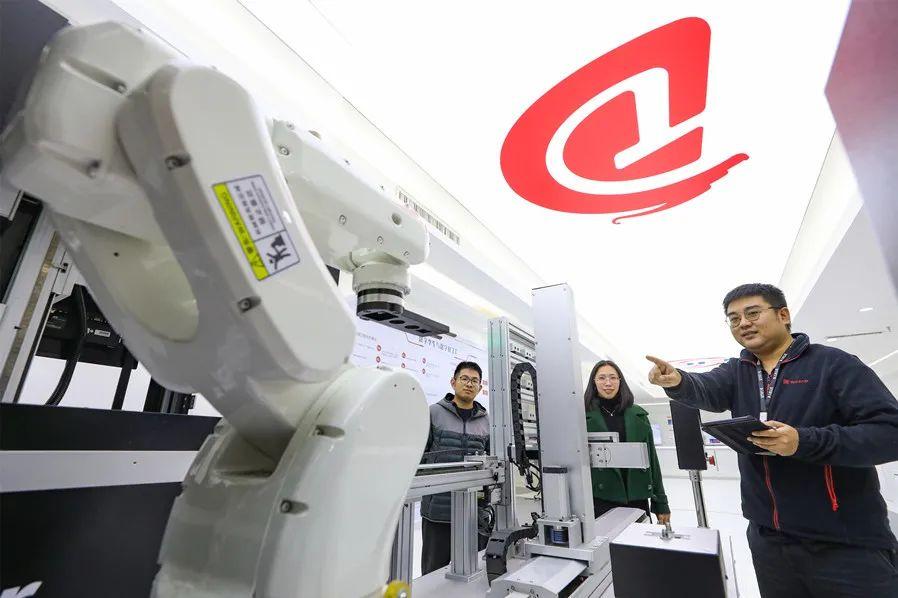 云为基，数为翼 武汉经开区加速构筑“未来工厂”新生态，赋能互联网接入与服务创新